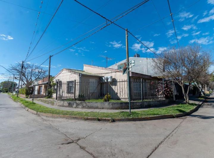 Casa · 195m² · 6 Ambientes · 1 Cochera