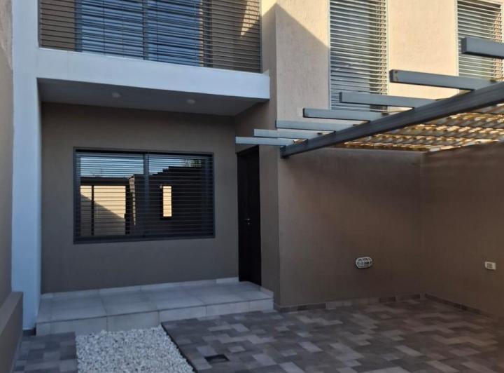 Casa · 110m² · 4 Ambientes · 1 Cochera