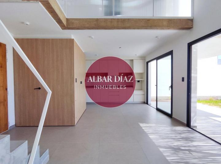 Casa · 129m² · 4 Ambientes · 2 Cocheras