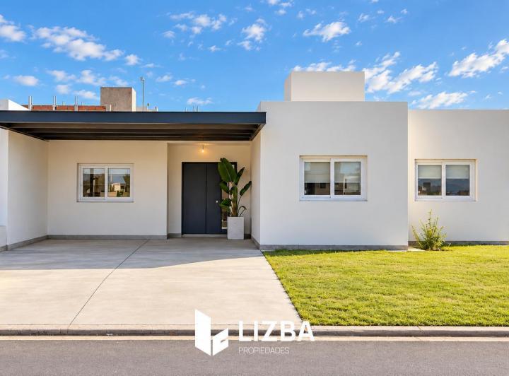 Casa · 160m² · 6 Ambientes · 2 Cocheras
