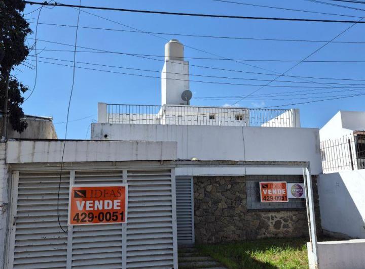 Casa · 250m² · 6 Ambientes · 1 Cochera