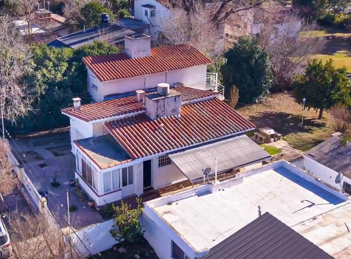 Casa · 127m² · 5 Ambientes · 2 Cocheras