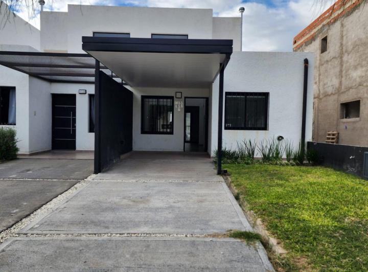 Casa · 110m² · 1 Ambiente · 1 Cochera