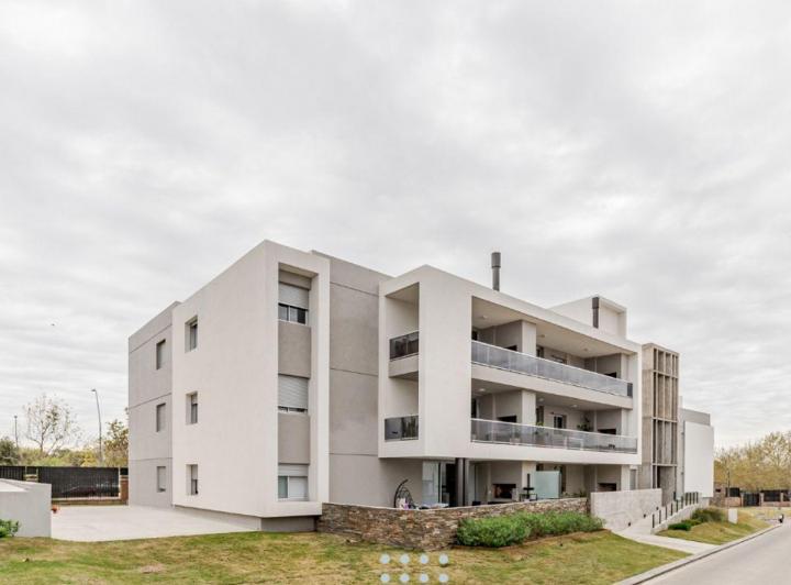 Departamento · 90m² · 5 Ambientes · 1 Cochera