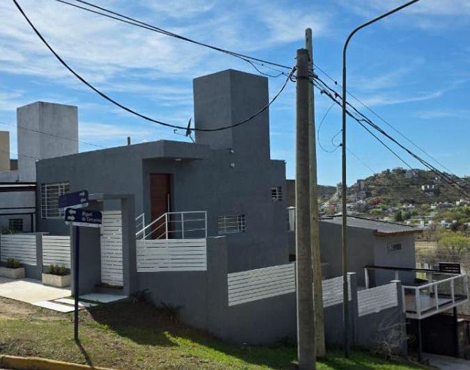 Casa · 90m² · 5 Ambientes · 1 Cochera