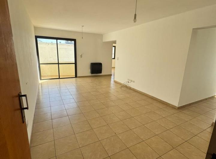 Departamento · 4 Ambientes · 1 Cochera