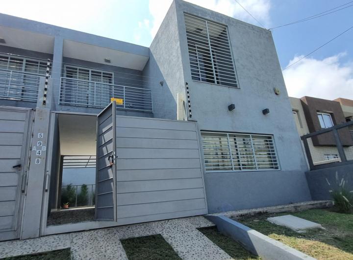 Casa · 130m² · 3 Dormitorios · 2 Cocheras