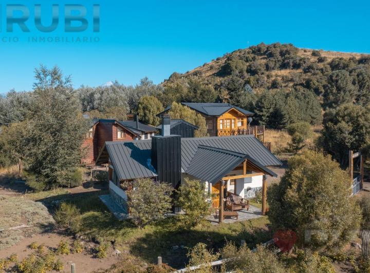 Casa · 726m² · 6 Ambientes · 2 Cocheras