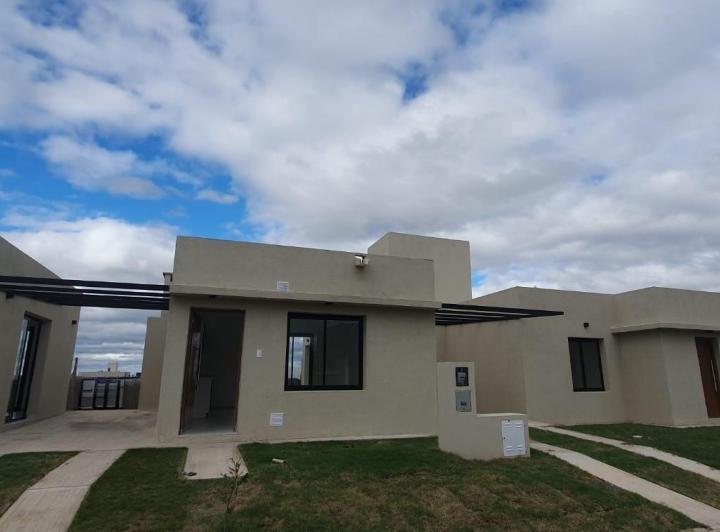 Casa · 55m² · 2 Ambientes · 1 Cochera