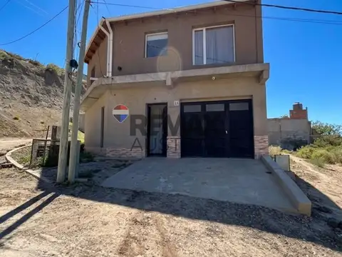 Casa mas departamento-quincho/garaje