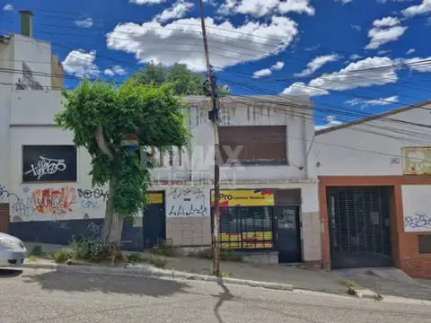 Local comercial/profesional - casa - centro