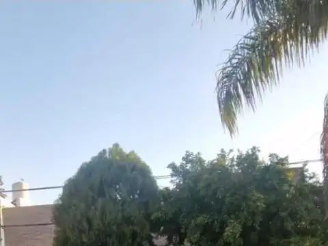 Casa a reciclar a 50 metros de avenida sarmiento