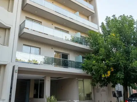 Departamento de primera calidad en juramento 1200