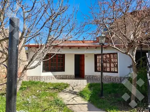 En venta | casa de 3 dormitorios | barrio los aromos | plottier