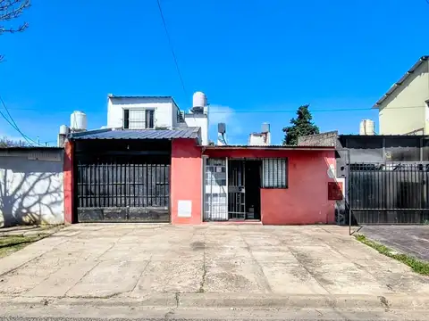 Casa en venta con local