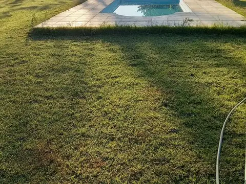 Venta 2 casas, pileta, parquizado 1,3 ha las heras