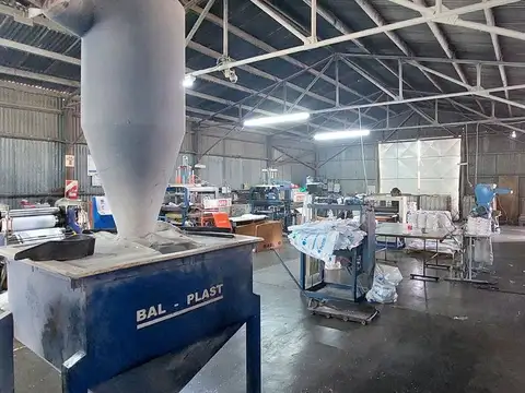 Venta de  fabrica de plasticos lujan de cuyo