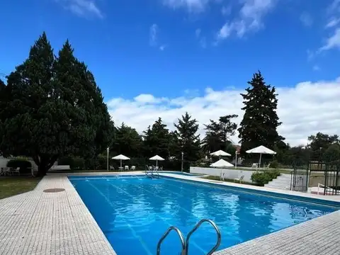 Departamento tres dormitorios con cochera villa carlos paz