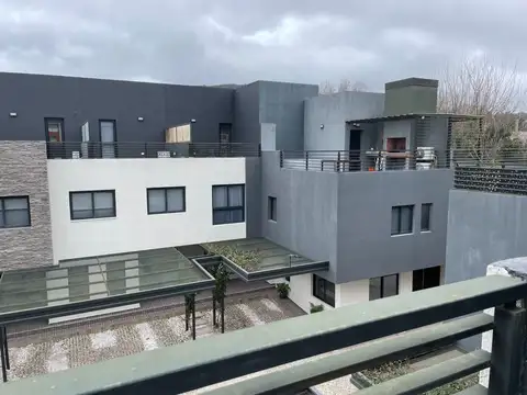 Venta triplex 3 dormi categoria villa carlos paz