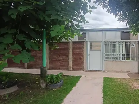 Casa de 2 dormitorios y local en santo tome