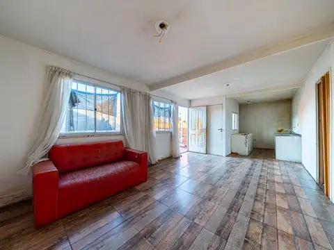 Venta casa 4 dormitorios barrio alvear con cochera