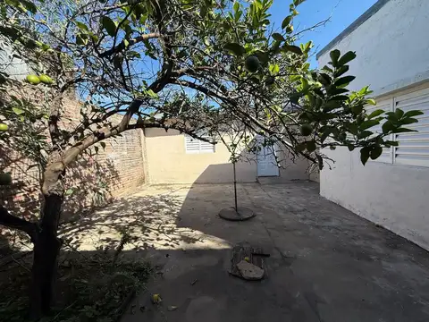 Se vende interno único en barrio fomento.