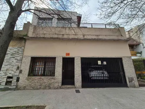 Venta de casa 5 amb con quincho y amplia terraza