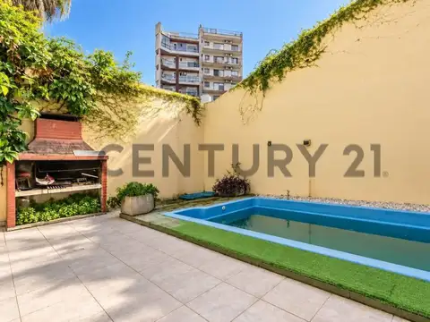 Venta casa 7 amb con pileta y cochera - villa del parque