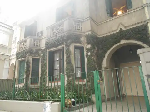Venta excelente casa de estilo en belgrano r  sobre avenida melián