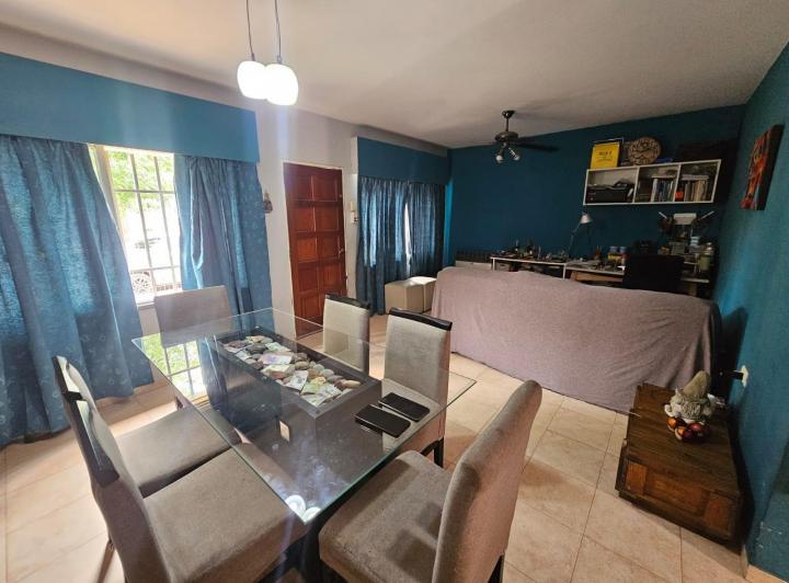 Casa · 240m² · 5 Ambientes
