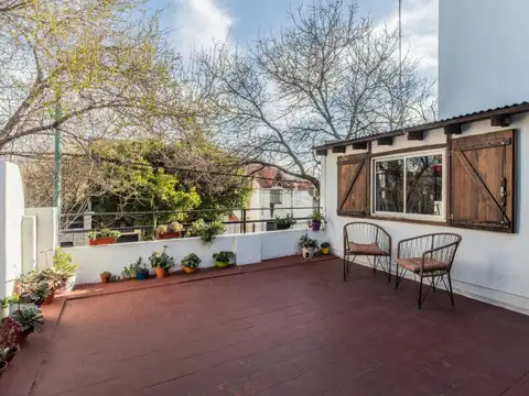 Venta flores ph 3 ambientes terraza quincho independiente