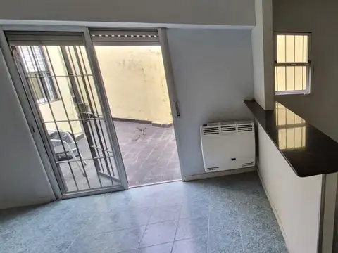 Venta ph 4 amb. con patio y terraza parque chas