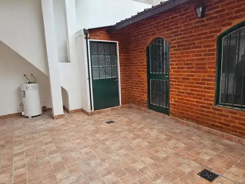 Venta ph 4 ambientes patio quincho cochera