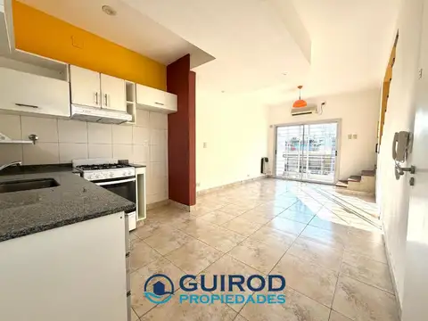 Venta duplex 3 ambientes con cochera y patio