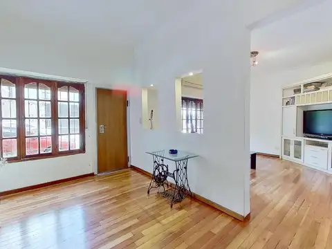 Venta ph al frente belgrano chico 5 ambientes patio y terraza sin expensas