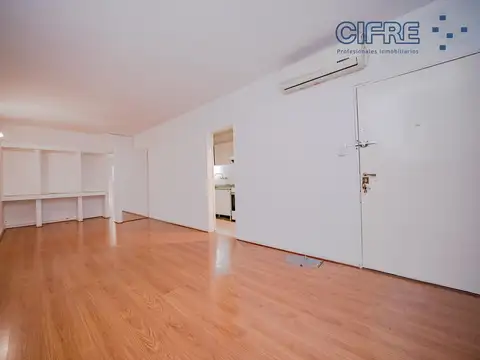 Departamento en alquiler de 2 ambientes amplios en 2do piso por escalera.