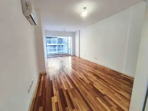 Monoambiente con balcon, cochera - villa urquiza