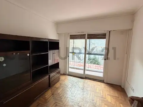 Alquiler departamento 3 ambientes en flores