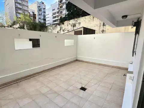 Departamento en palermo 2 ambientes con patio. ideal vivienda o consultorio. apto prof.