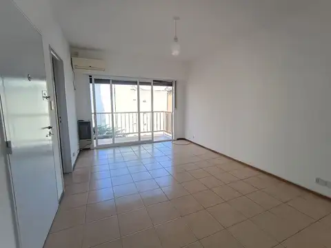 Departamento 2 ambientes con balcon en alquiler