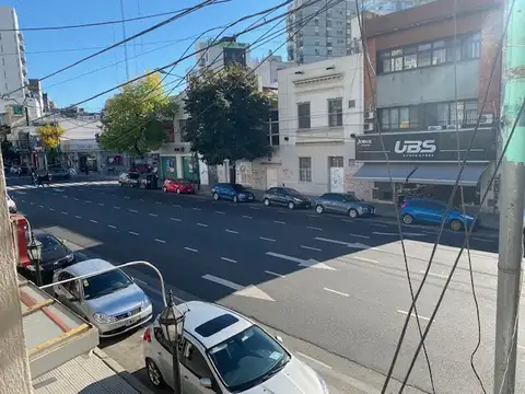 3 amb al frente baño y toilette recien pintado