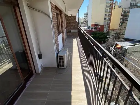Cómodo y luminoso 3 ambientes con balcón corrido en caballito