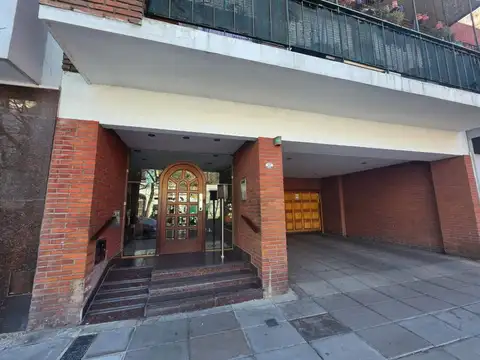 Alquiler dpto. 4 amb en almagro - balcon corrido