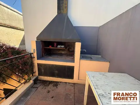 Ph en alquiler de 2 ambientes con parrilla en villa luro