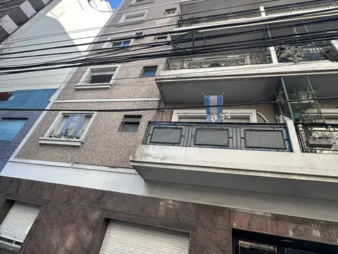 Dpto 3 amb. contrafrente excelente ubicacion