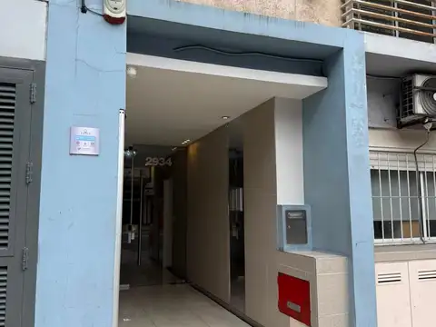 Monoambiente en venta con patio en flores