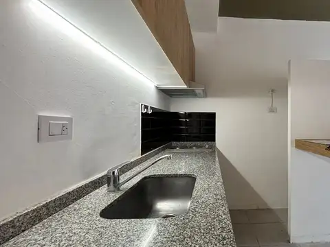 Venta departamento 1 ambiente monte castro balcón