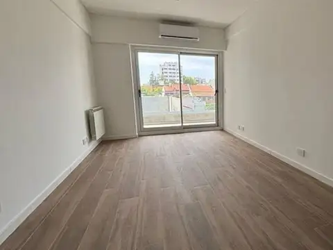 3 ambientes con balcón y cochera av. cabildo núñez