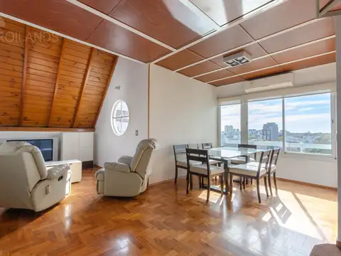 Venta 4 ambientes departamento duplex dependencia cochera terraza parrilla en coghlan