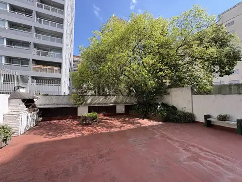 Venta - departamento 4 ambientes y dependencia - espacio cochera - gran patio al contrafrente